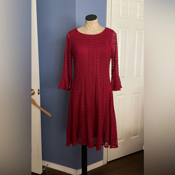 Red Knitted Overlay Midi Dress - Picture 3 of 9